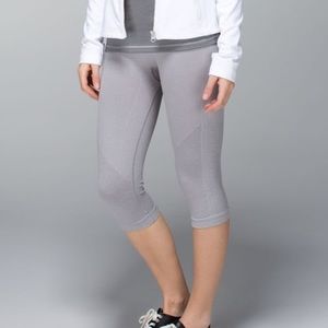 NWT! Lululemon In The Flow Crop II Heathered Gray
